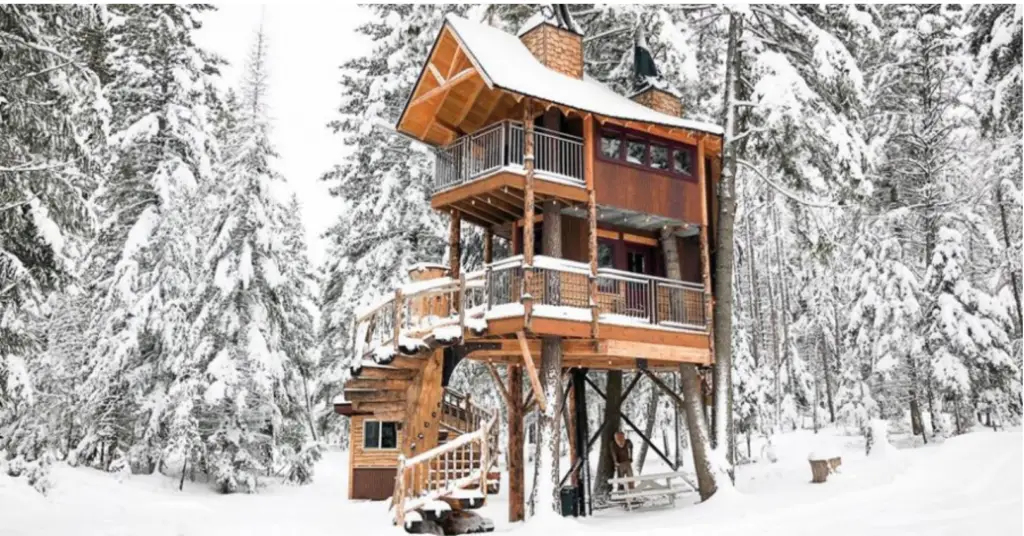Winter Wonderland Treehouse In Montana