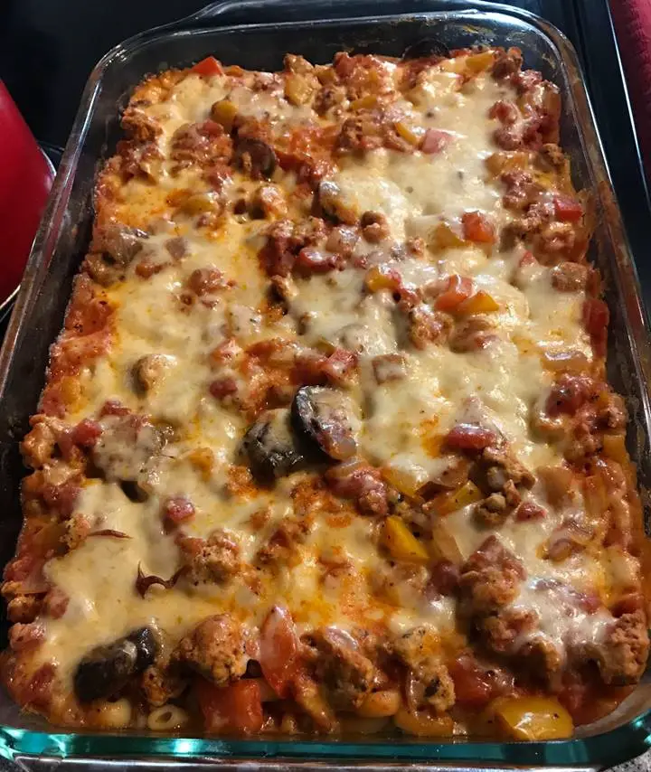 CHICKEN SAUSAGE AND PEPPERS MACARONI CASSEROLE
