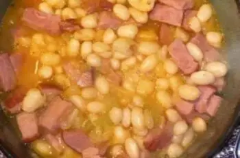 SLOW COOKER HAM AND BEAN SOUP